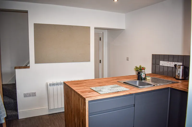 Stylish 2 Bed Terraced House // Sep 2026 - Thumbnail 7